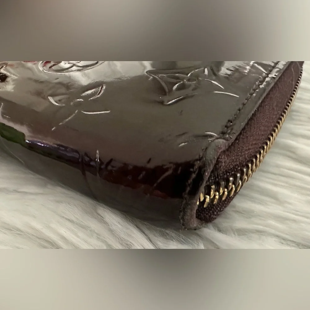 Louis Vuitton Vernis Amarante Zip‎ Around Wallet
